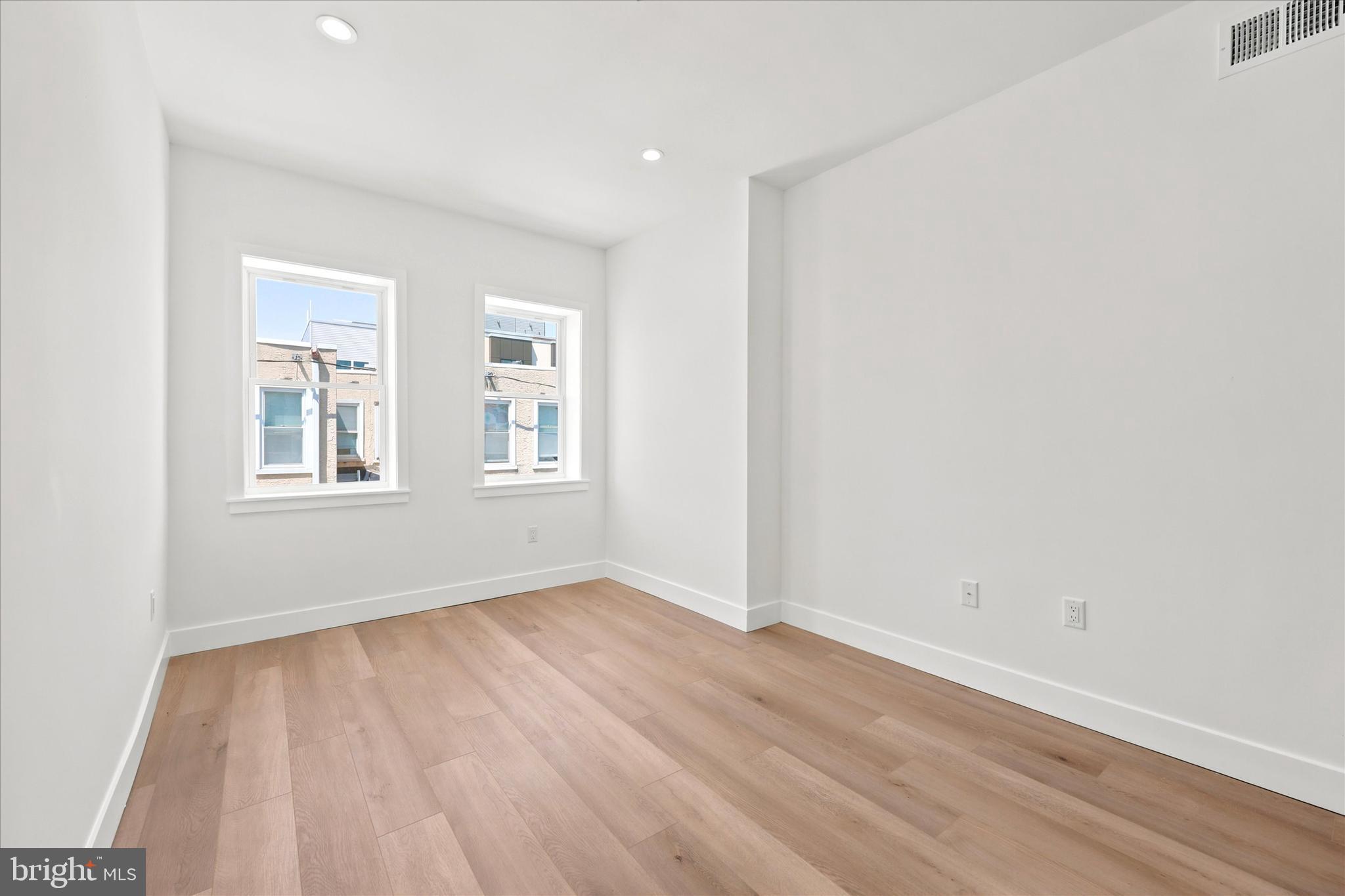POINT BREEZE - Residential