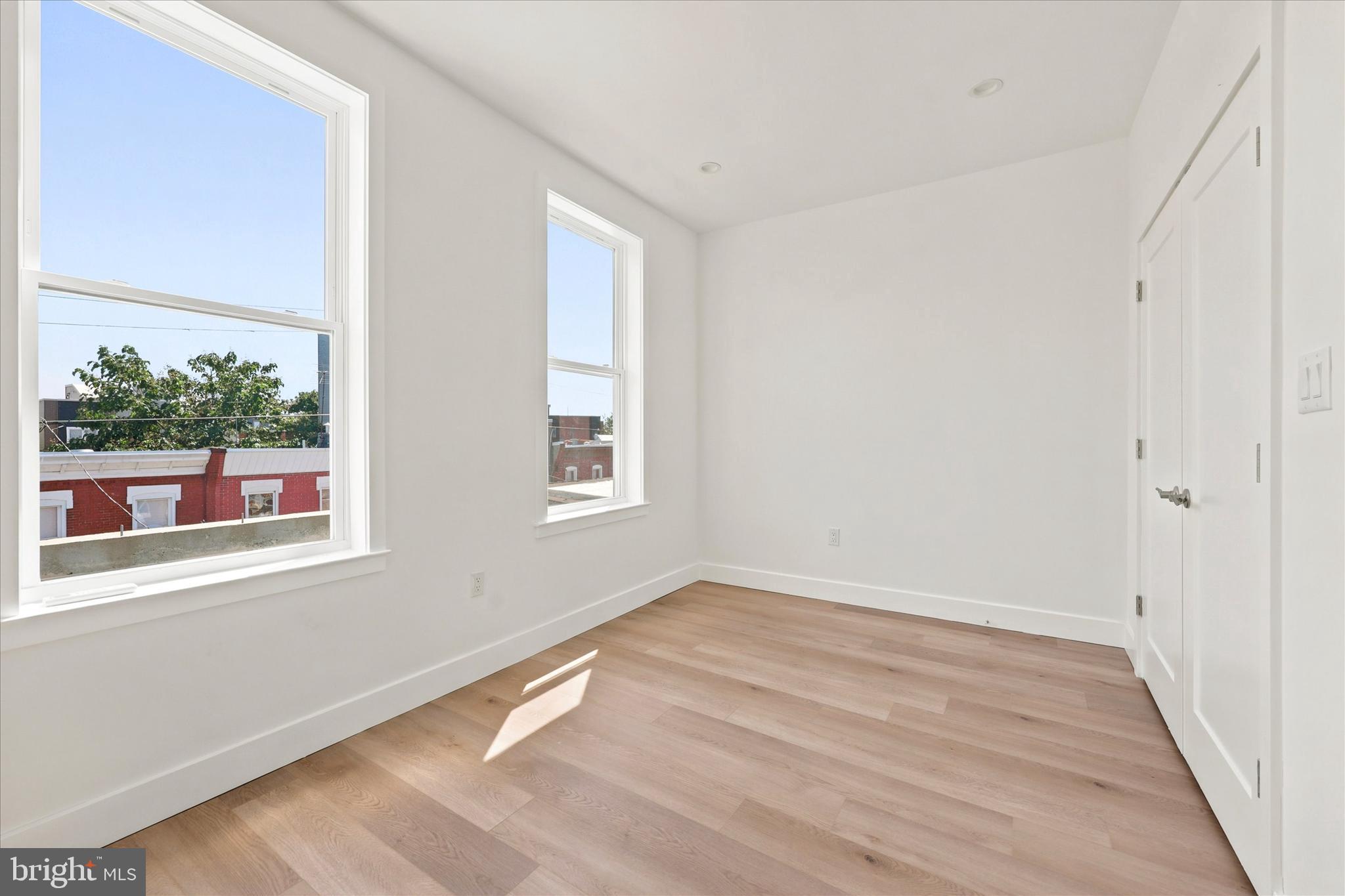 POINT BREEZE - Residential