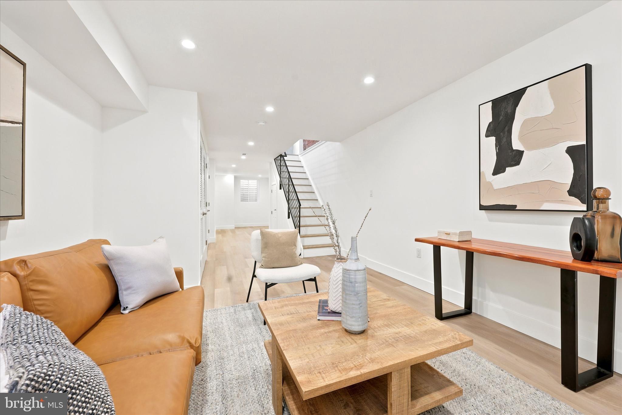 POINT BREEZE - Residential