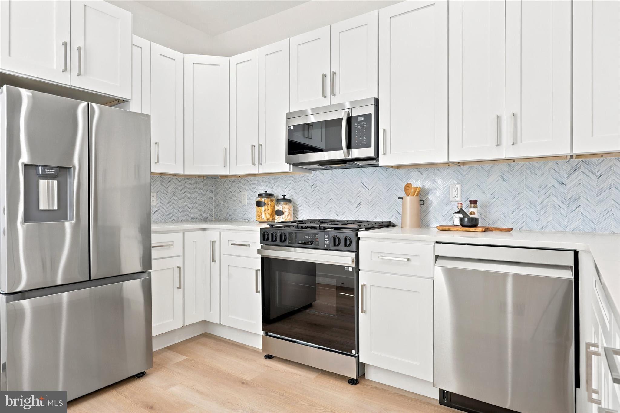 POINT BREEZE - Residential