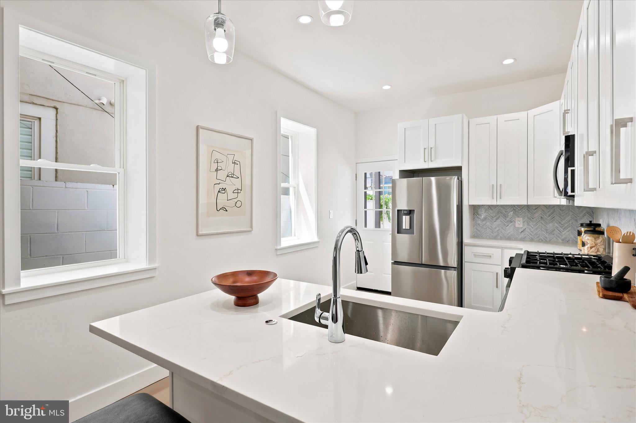 POINT BREEZE - Residential