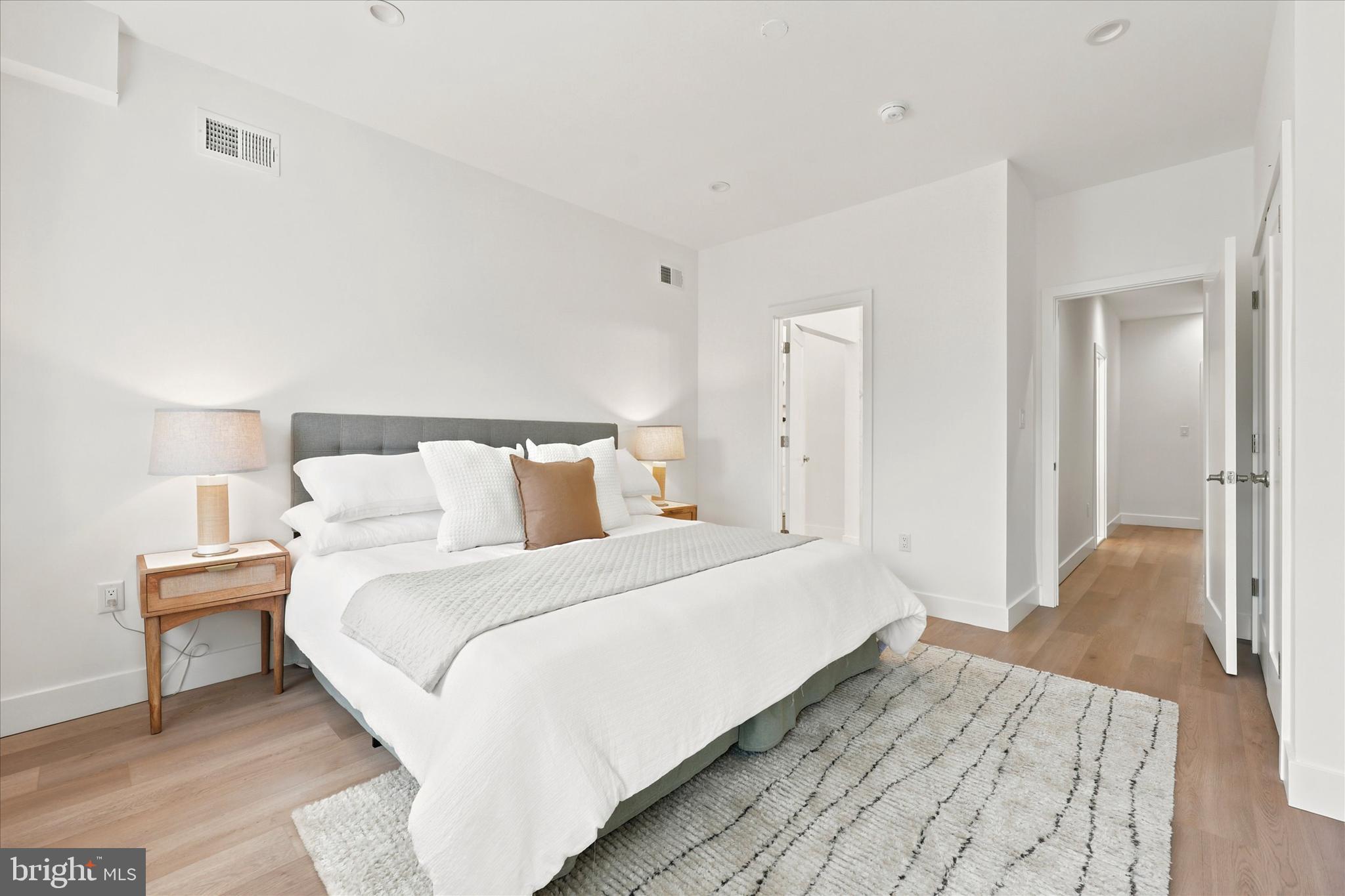 POINT BREEZE - Residential