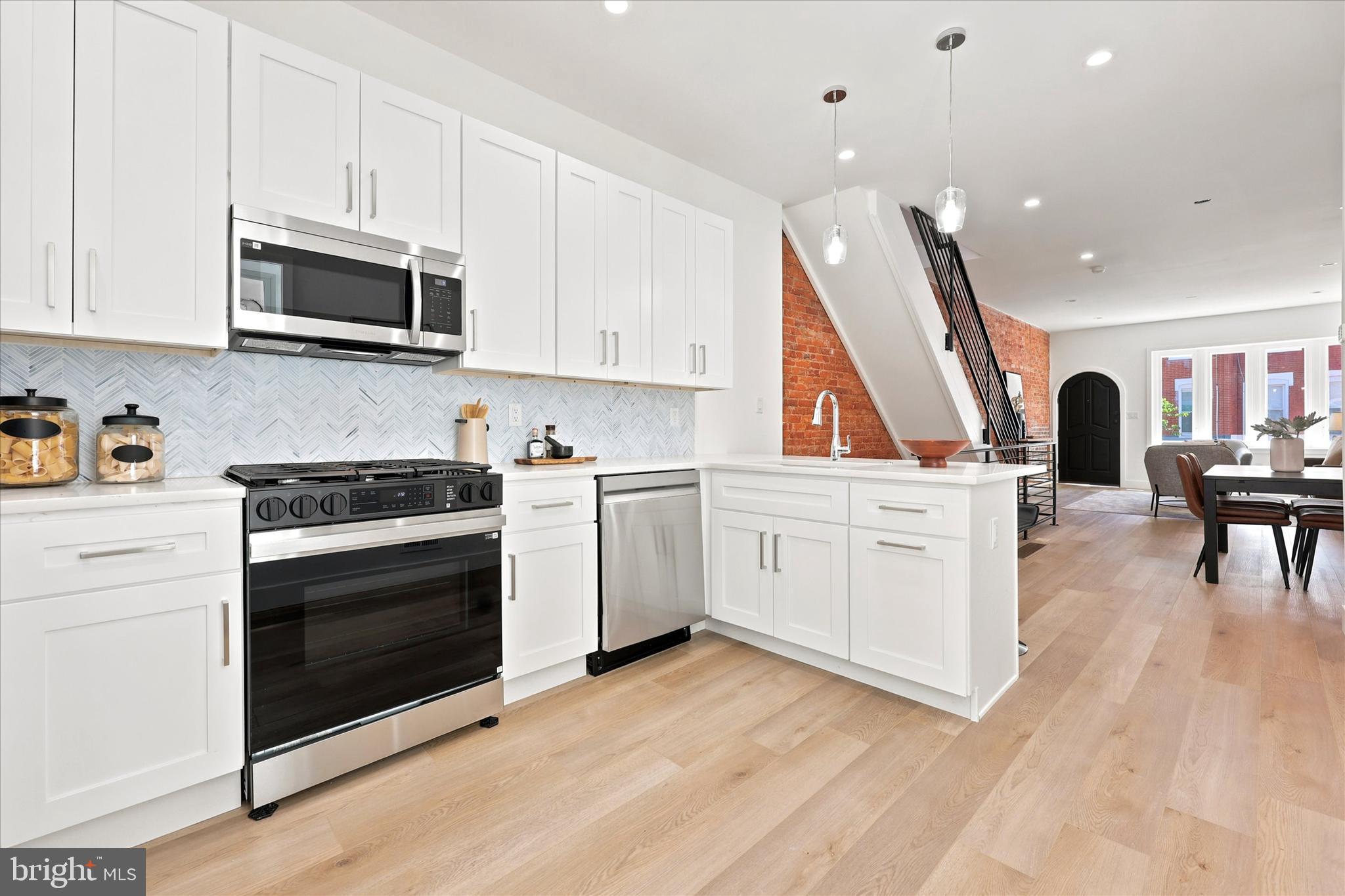 POINT BREEZE - Residential