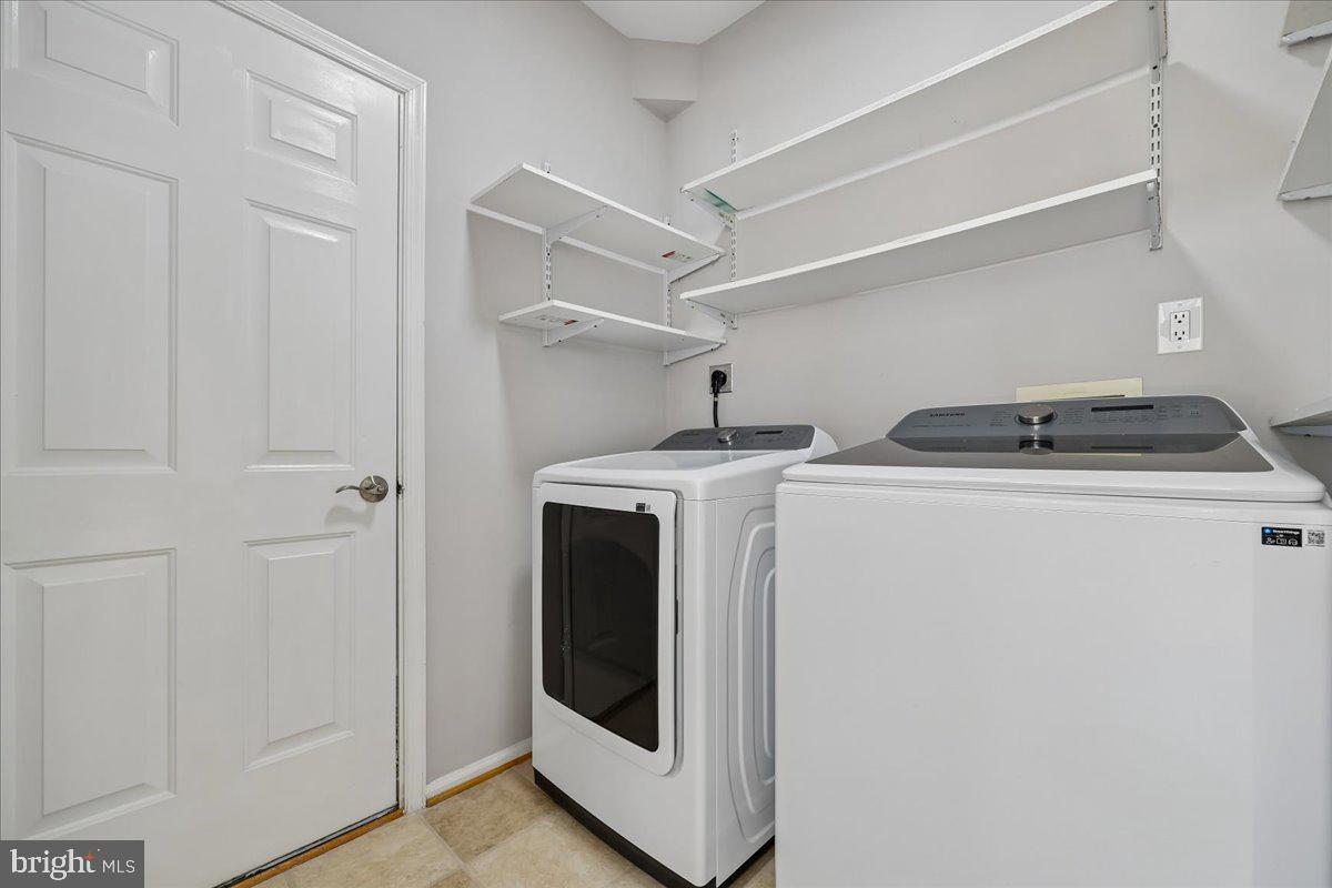 BARNESVILLE OUTSIDE - Residential