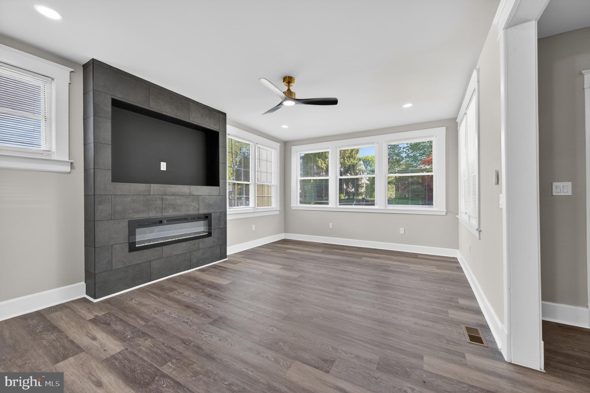 PARKSIDE - Residential