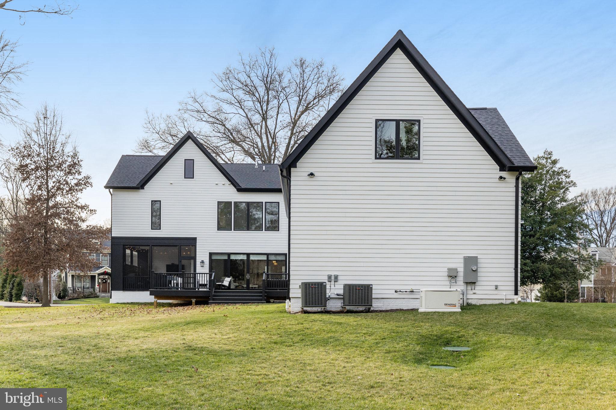 VIENNA WOODS - Residential