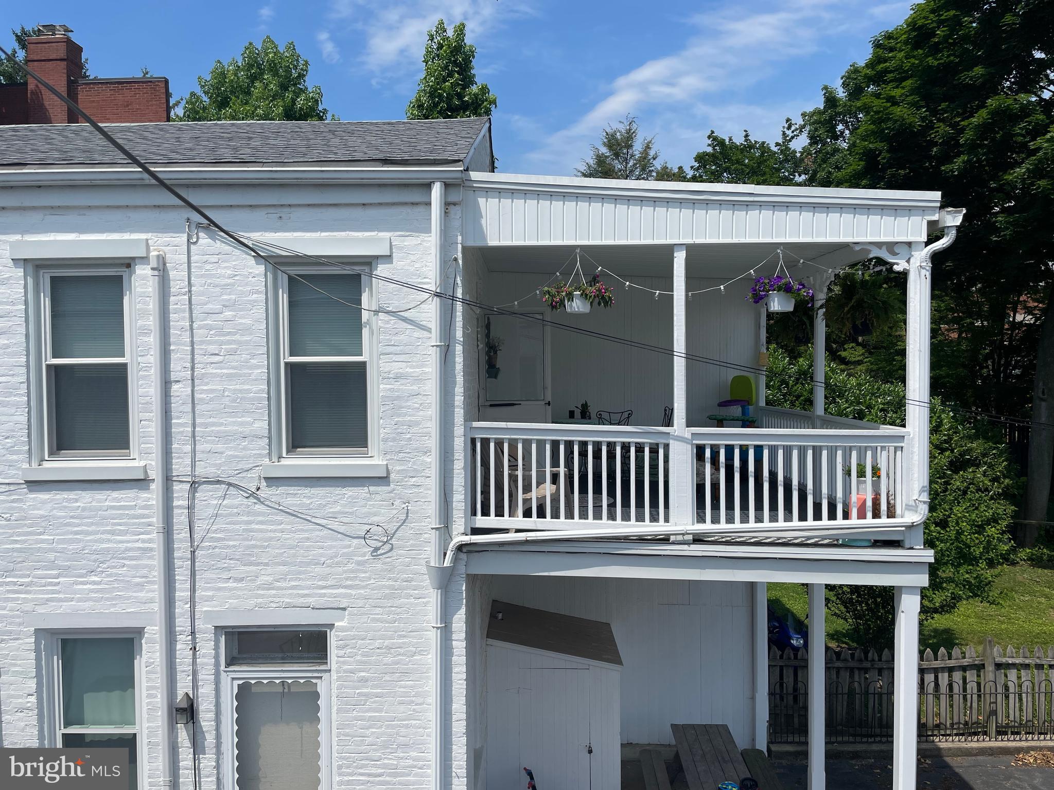 CHESTNUT HILL - Residential Income