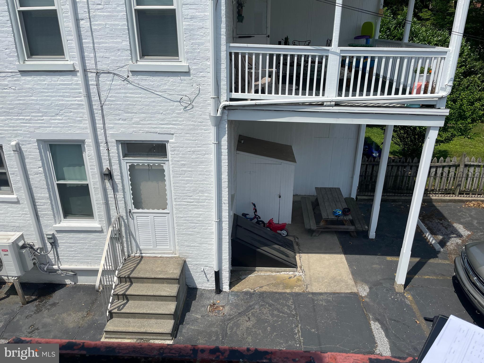 CHESTNUT HILL - Residential Income