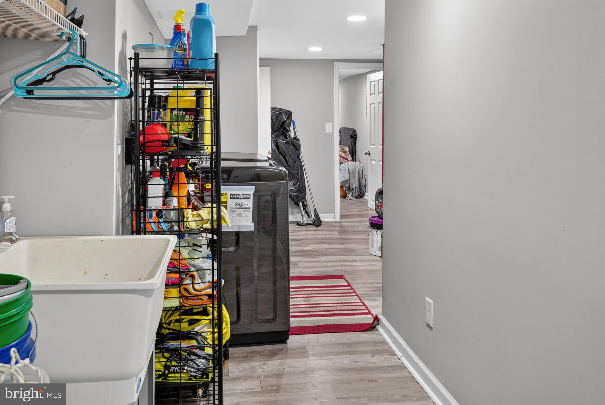 ELLWOOD PARK - Residential