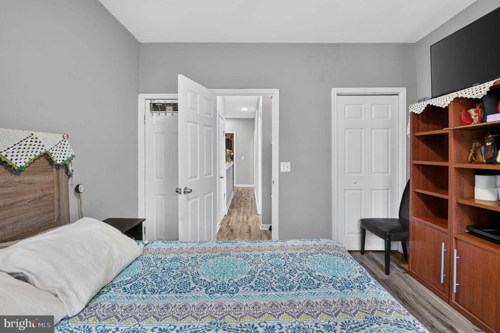 ELLWOOD PARK - Residential