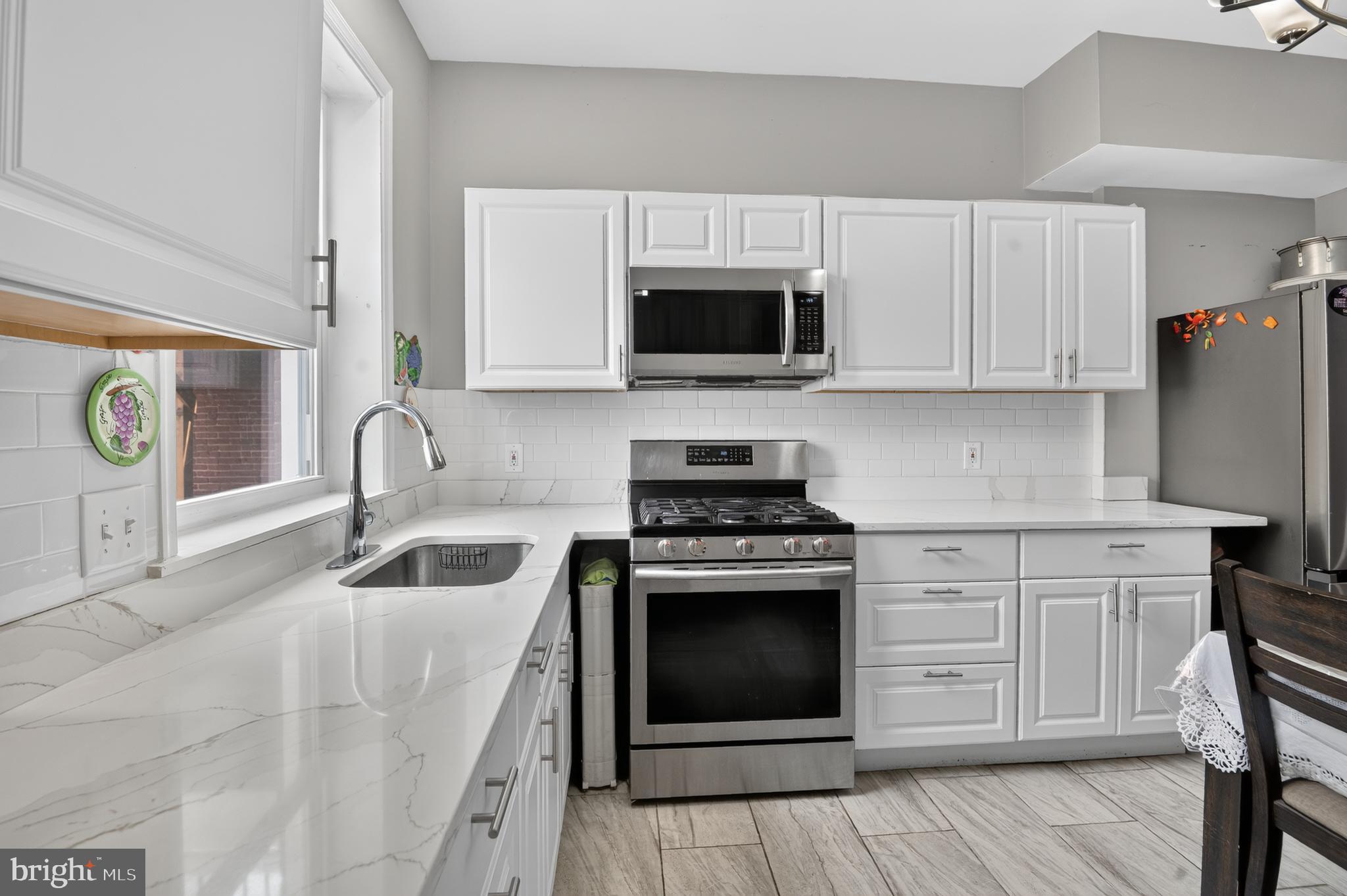 ELLWOOD PARK - Residential