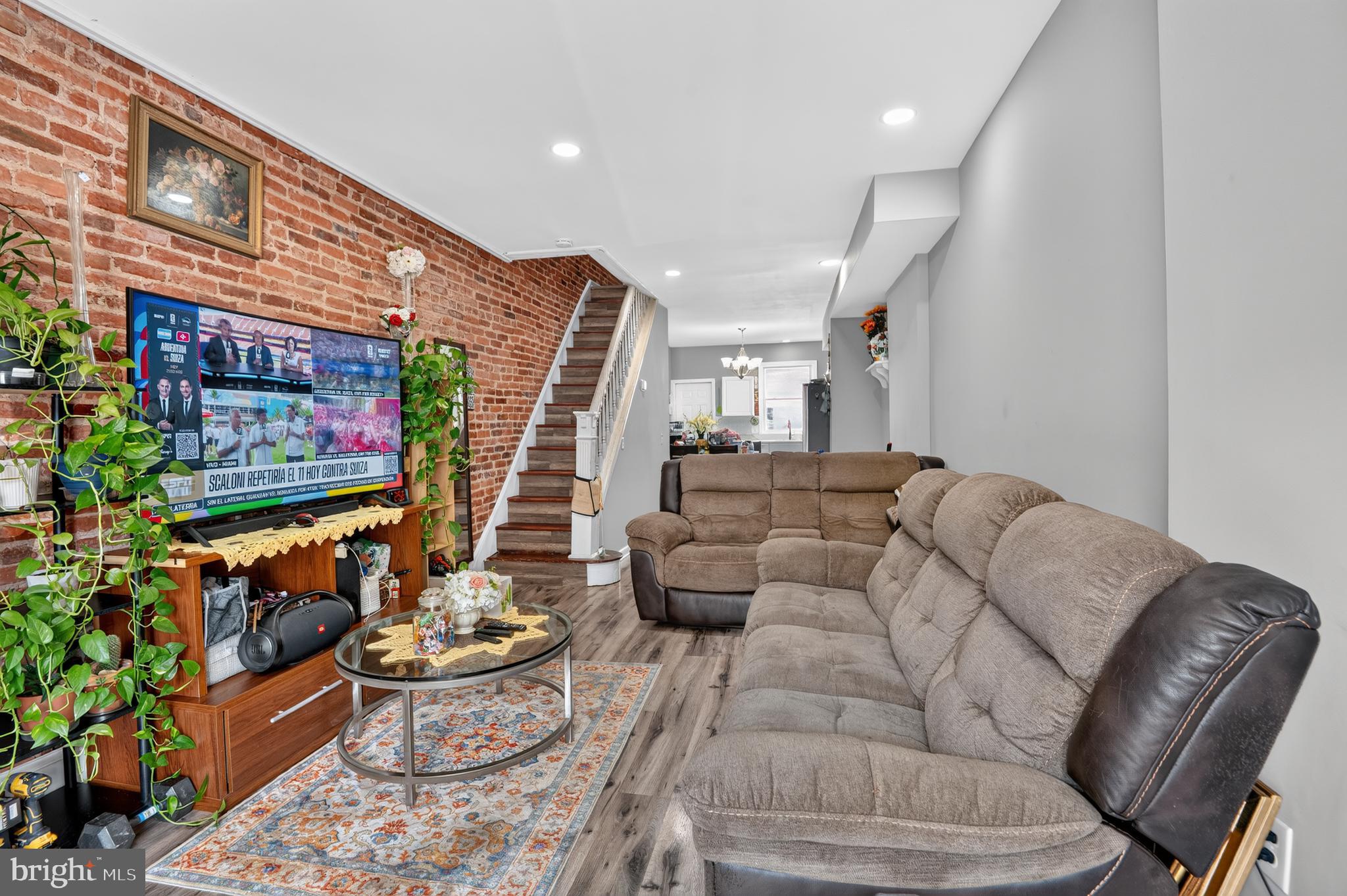 ELLWOOD PARK - Residential