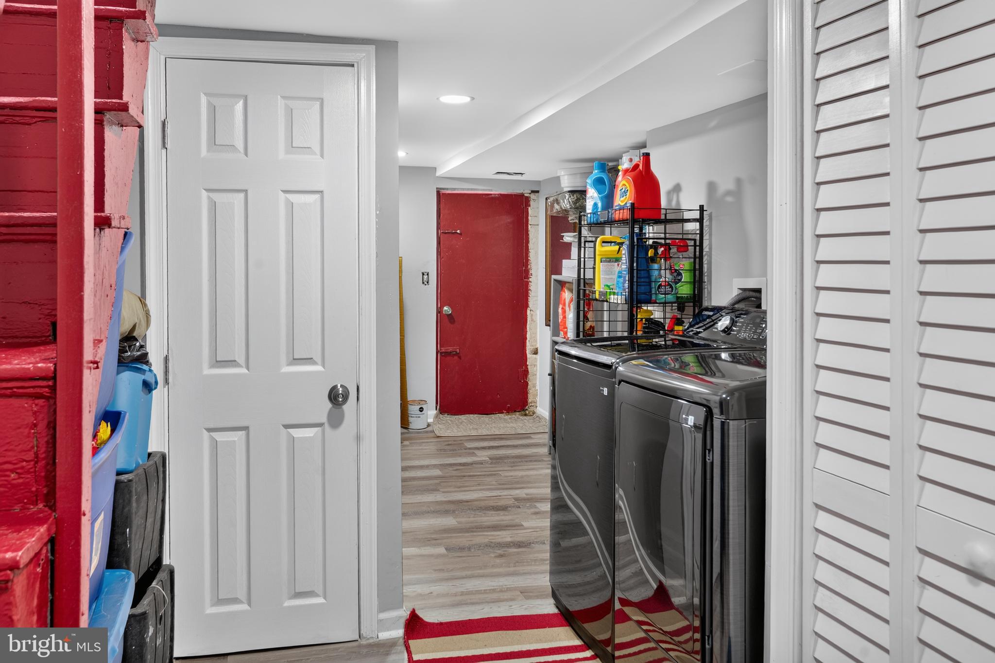 ELLWOOD PARK - Residential
