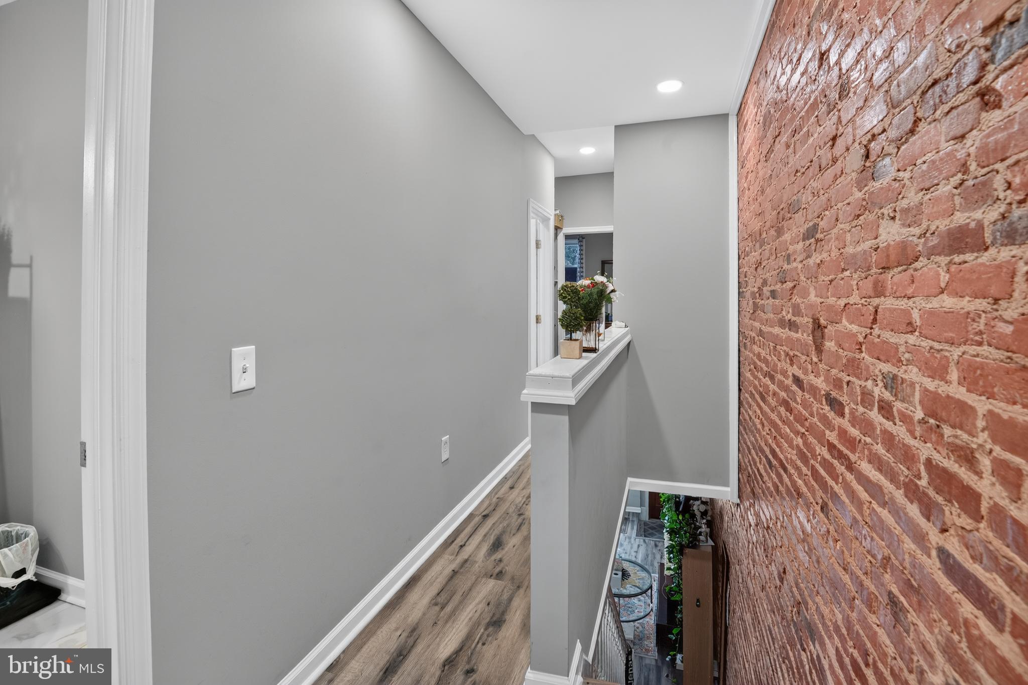 ELLWOOD PARK - Residential