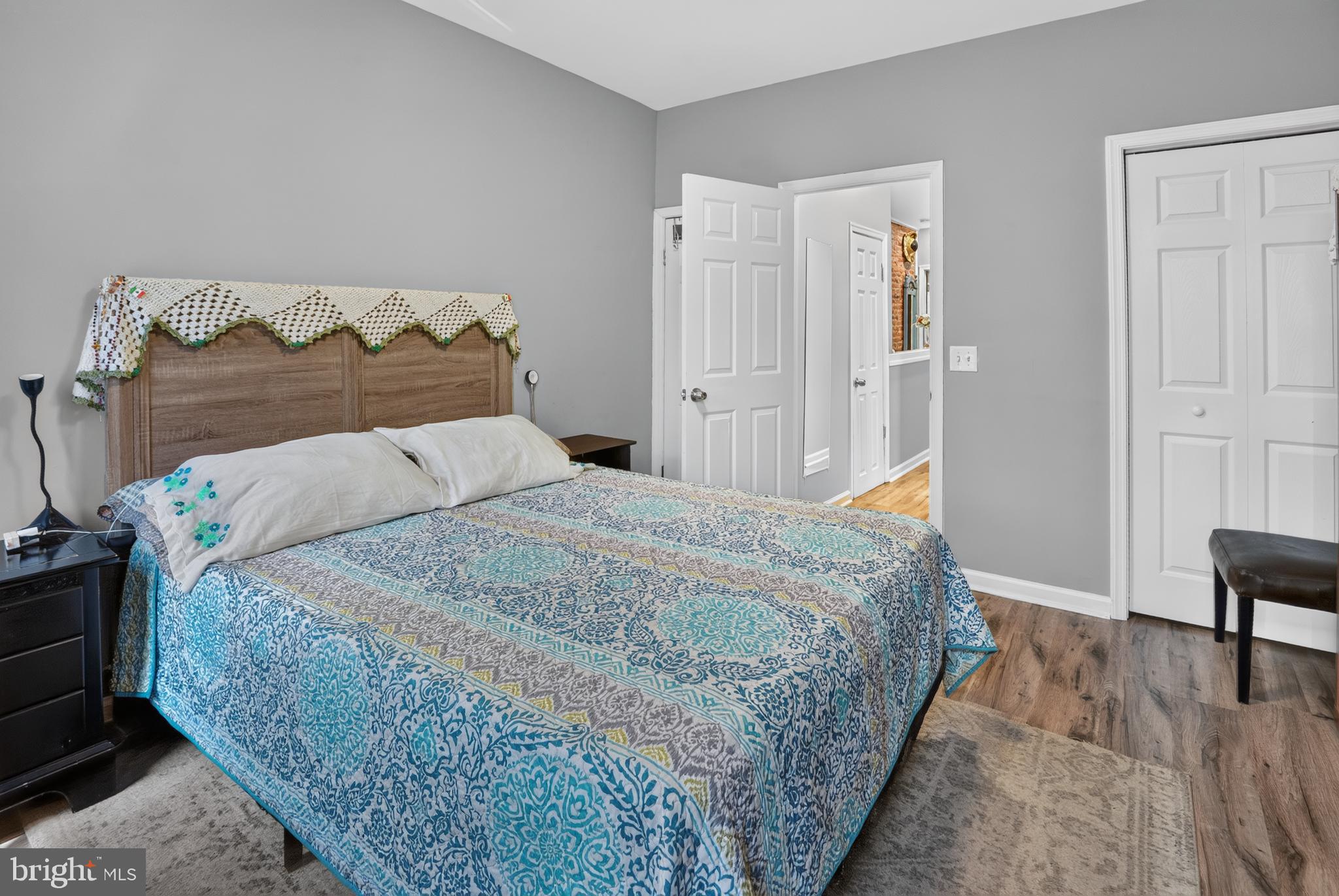 ELLWOOD PARK - Residential