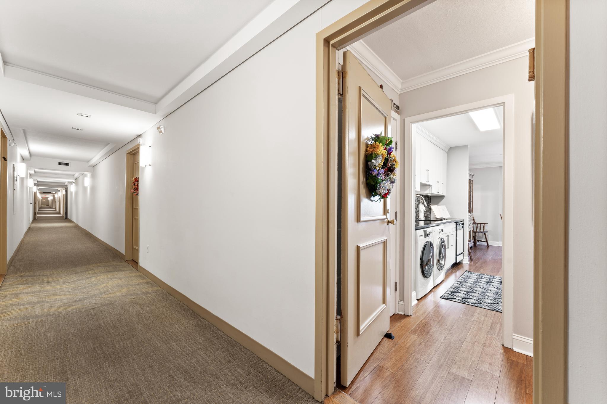 LOGAN SQUARE - Residential