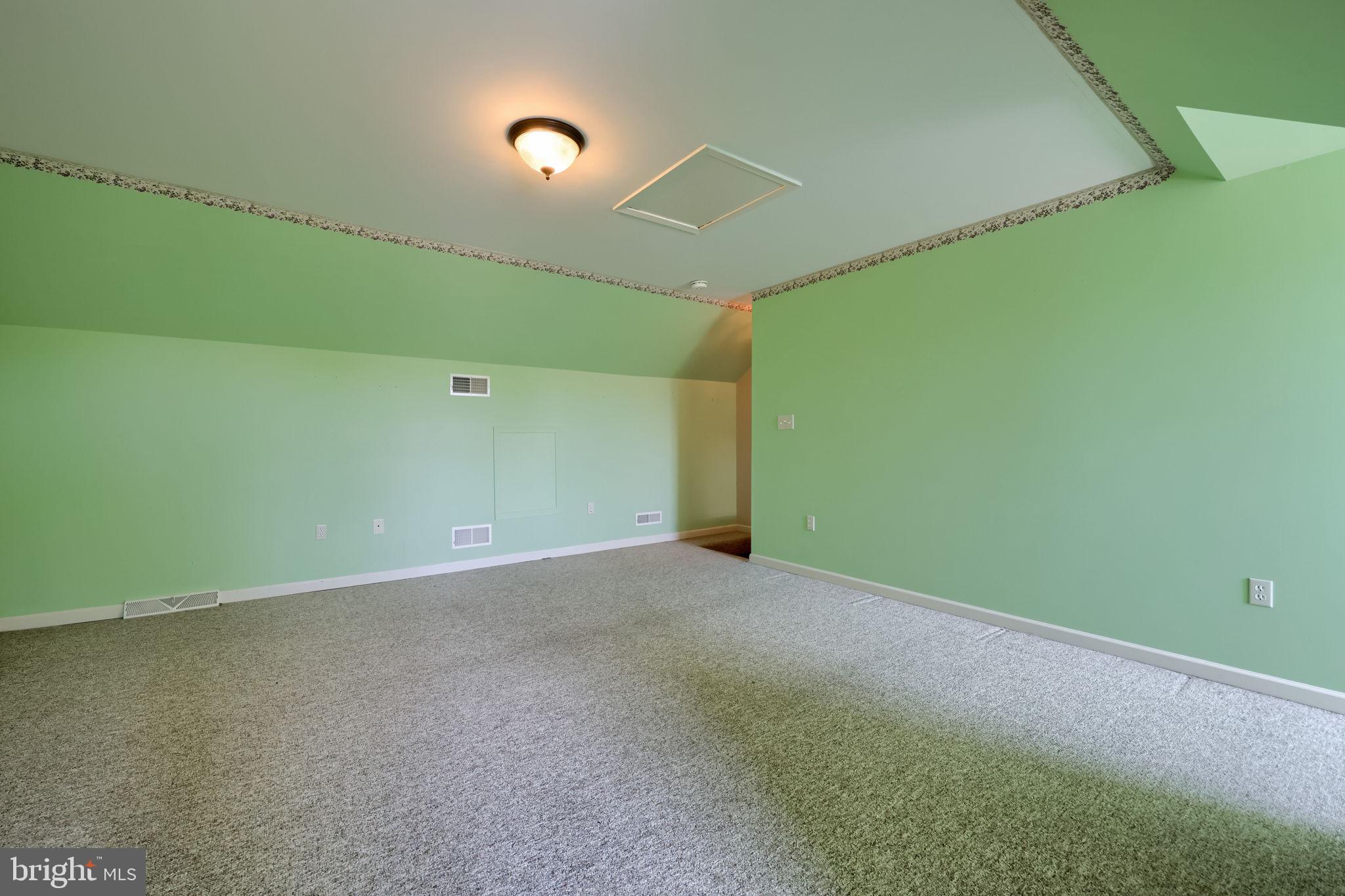 QUAIL HOLLOW - Residential