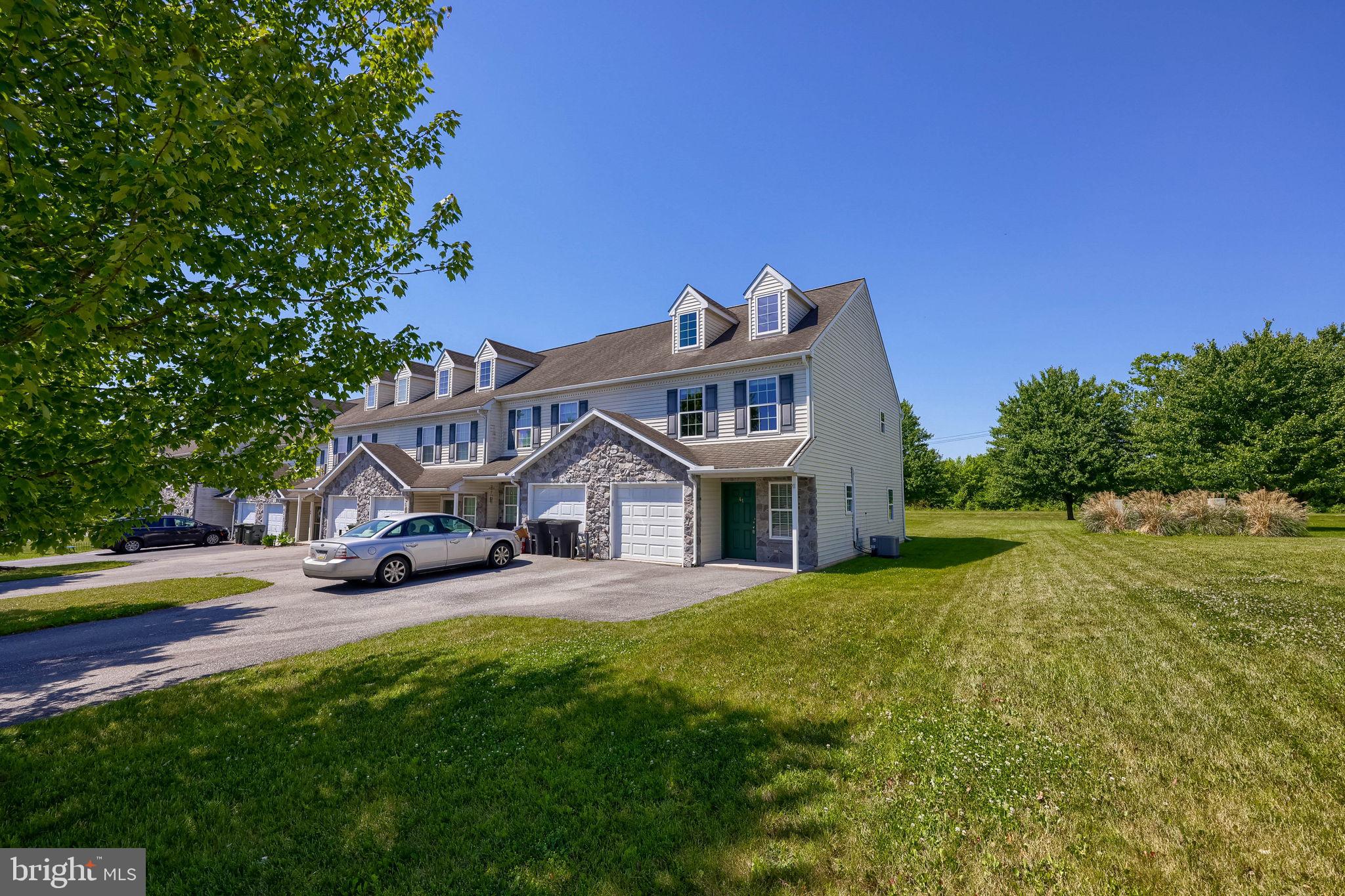 QUAIL HOLLOW - Residential