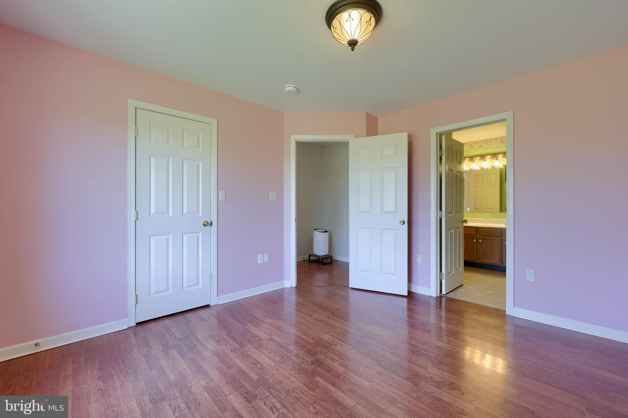 QUAIL HOLLOW - Residential