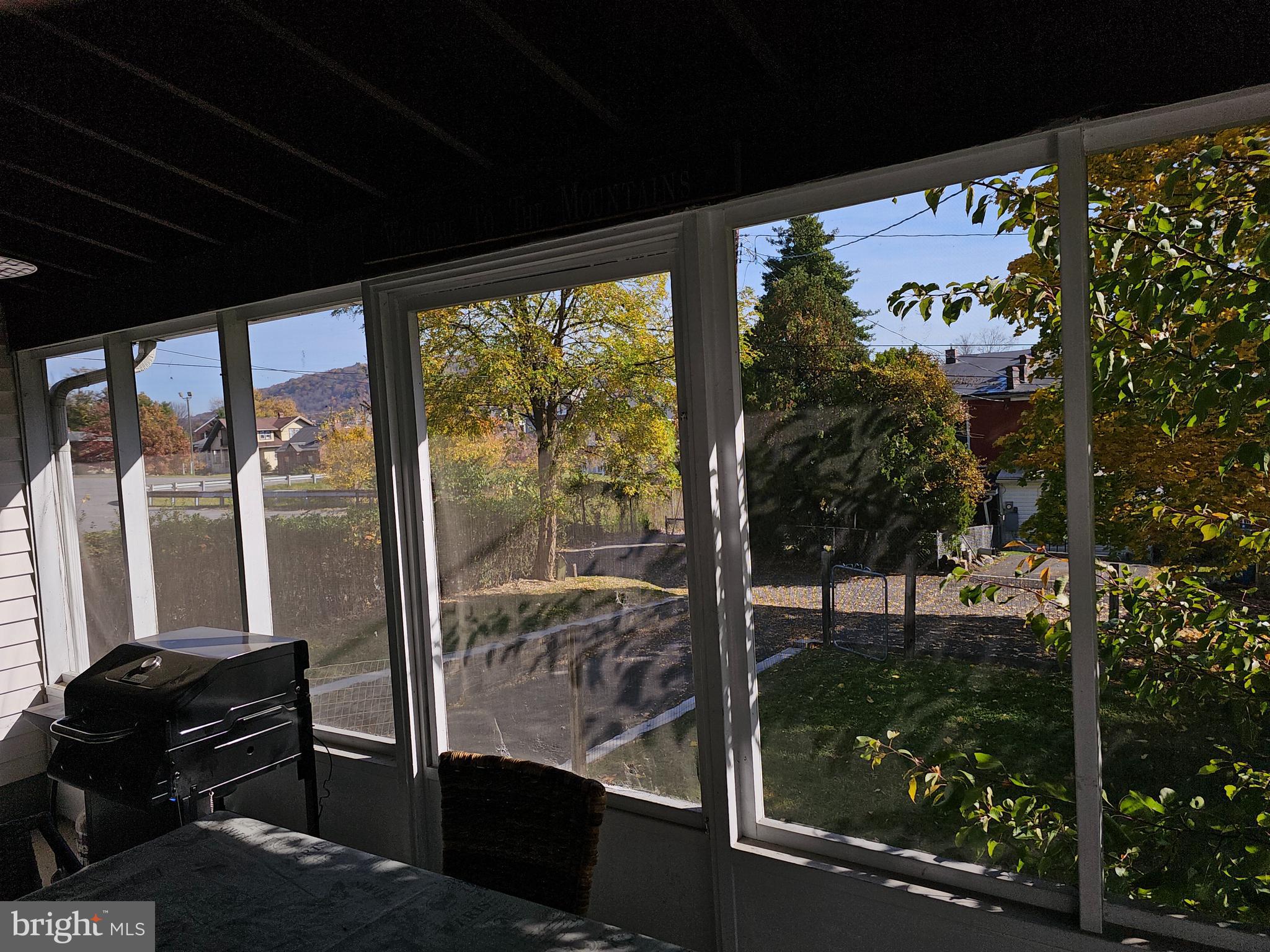 WEST SIDE - Residential