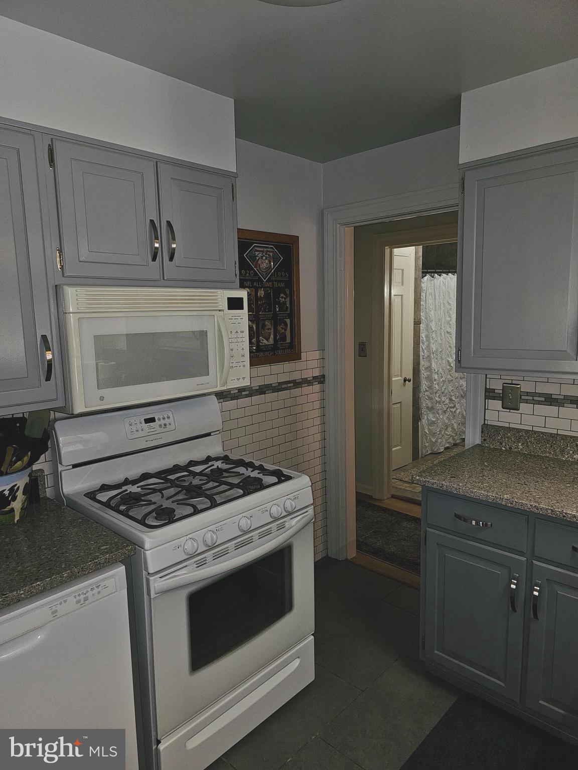 WEST SIDE - Residential