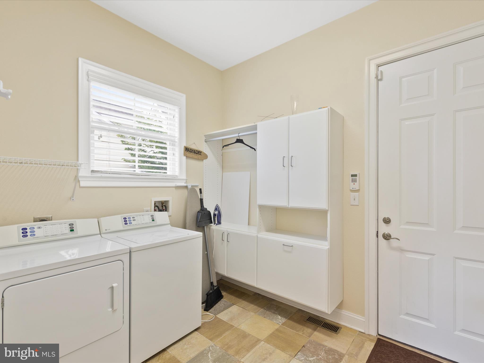 BAYSIDE - Residential