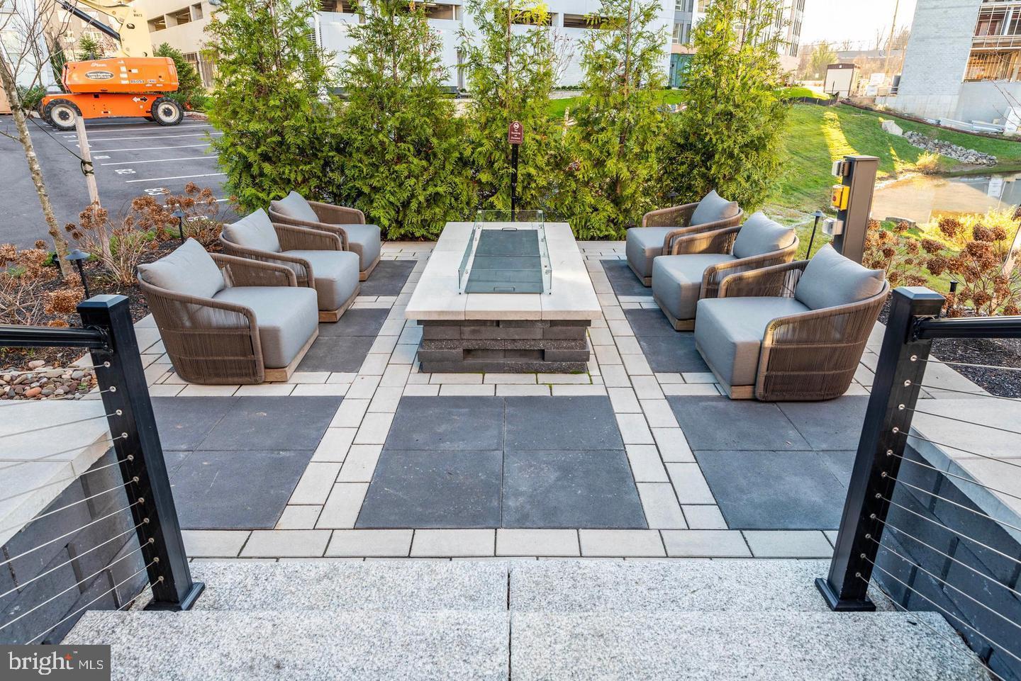 575 SOUTH CONDOS - Residential Lease