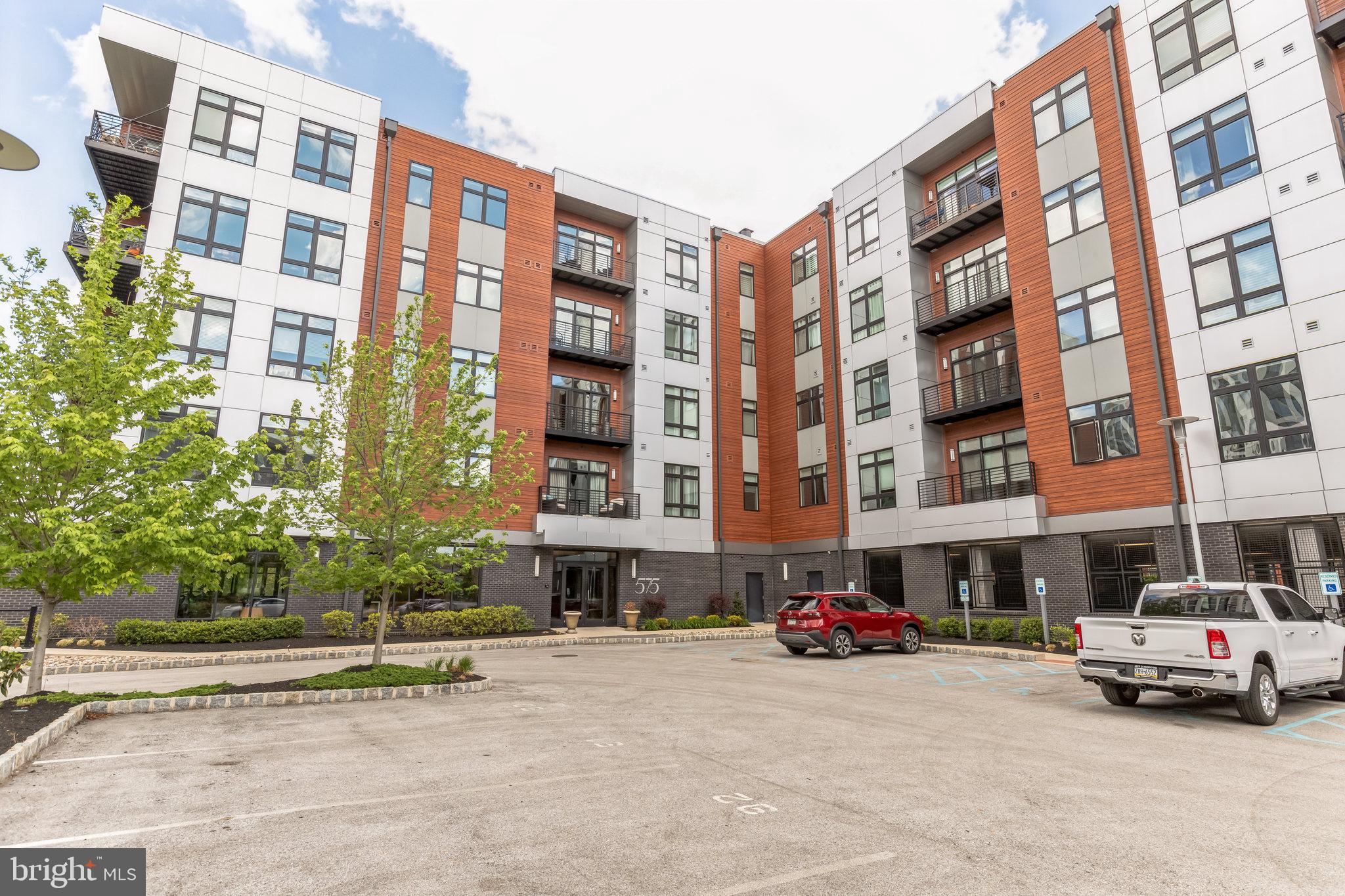 575 SOUTH CONDOS - Residential Lease