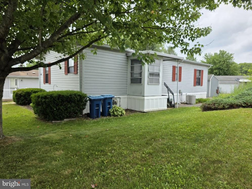 COUNTRY MANOR FARMS - Residential