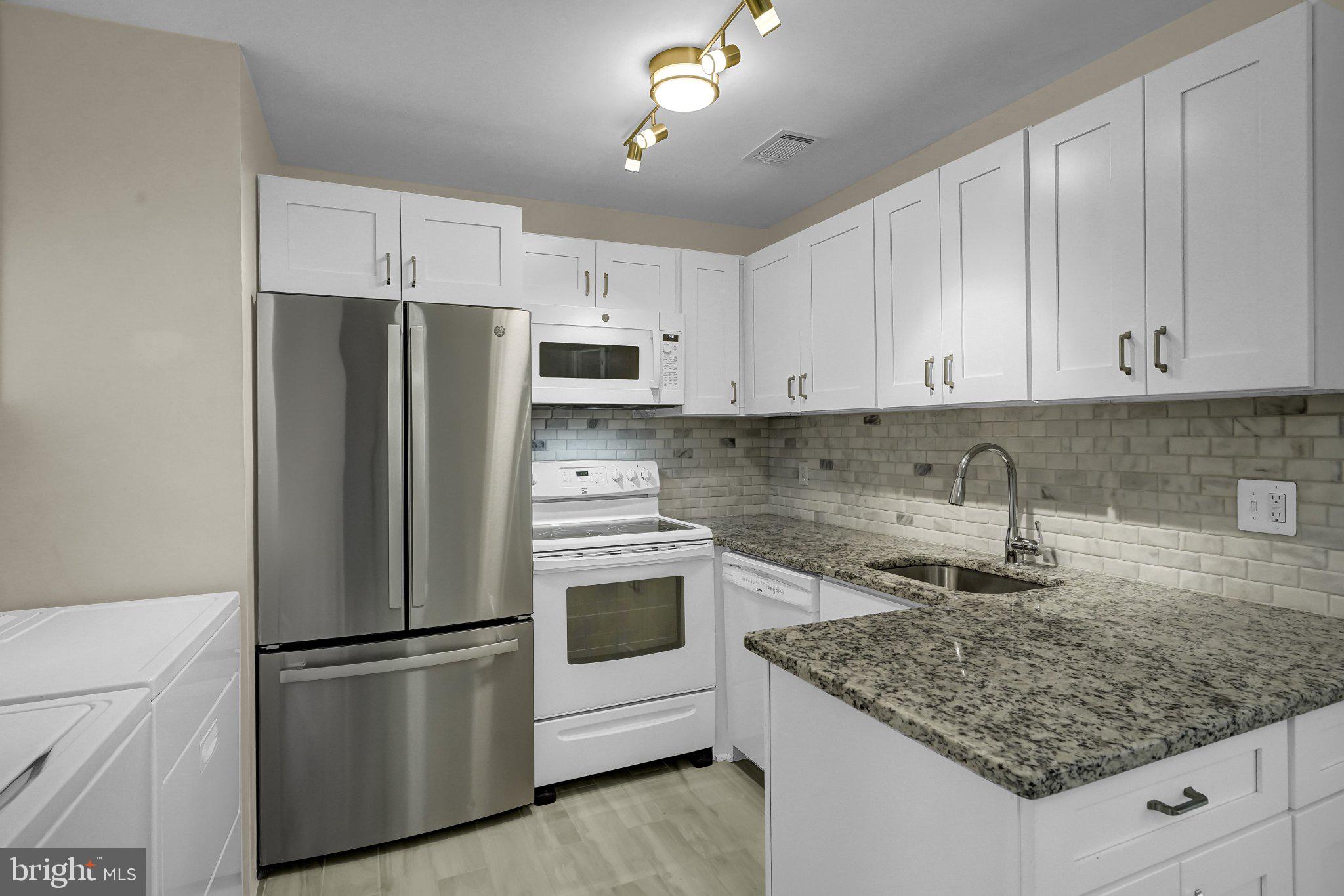 MOSBYS LANDING - Residential