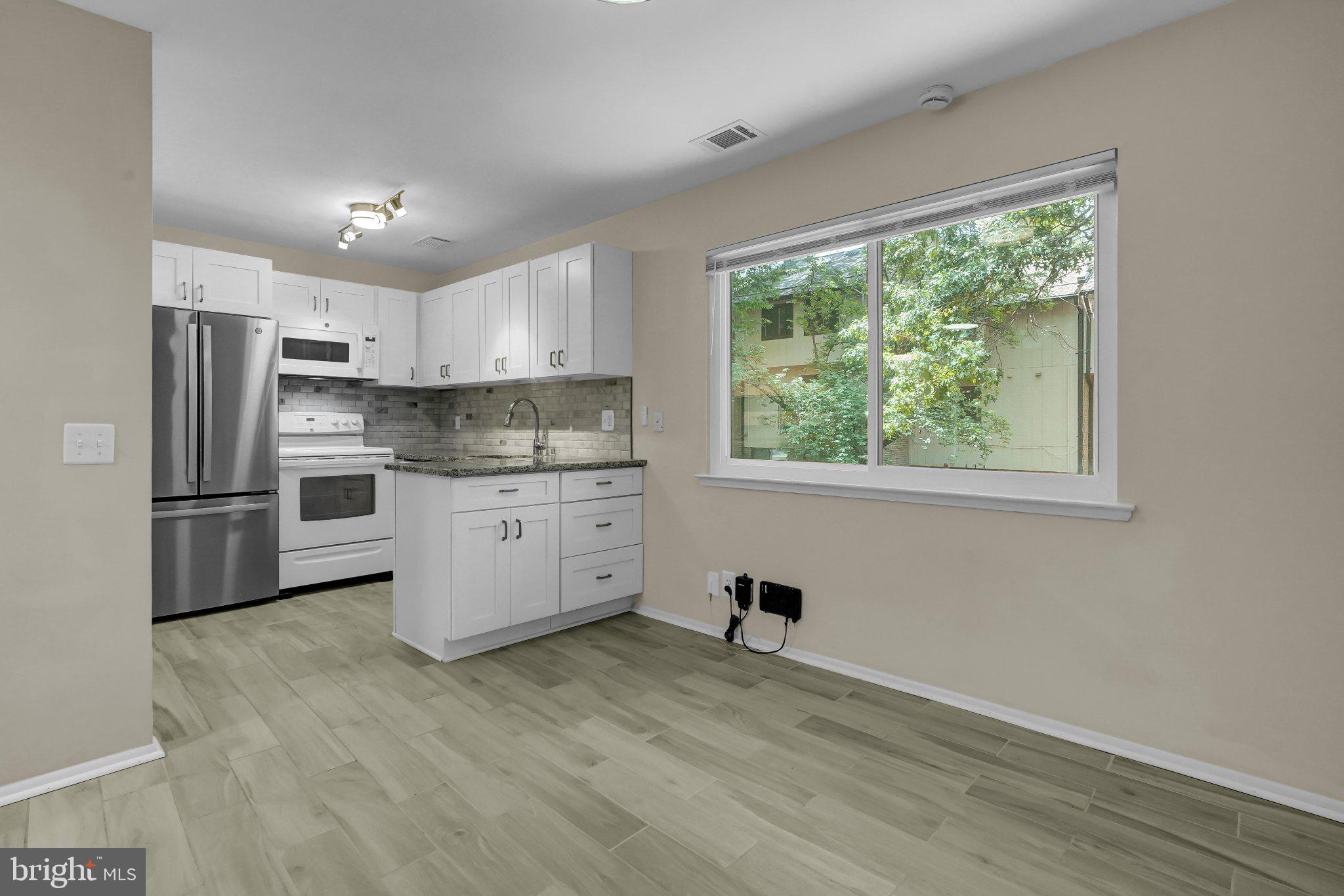 MOSBYS LANDING - Residential