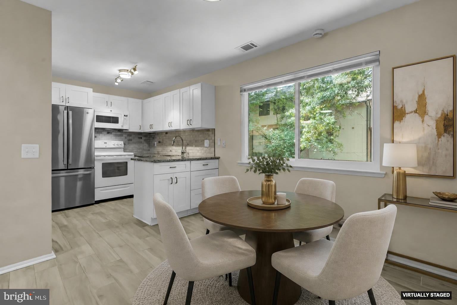 MOSBYS LANDING - Residential