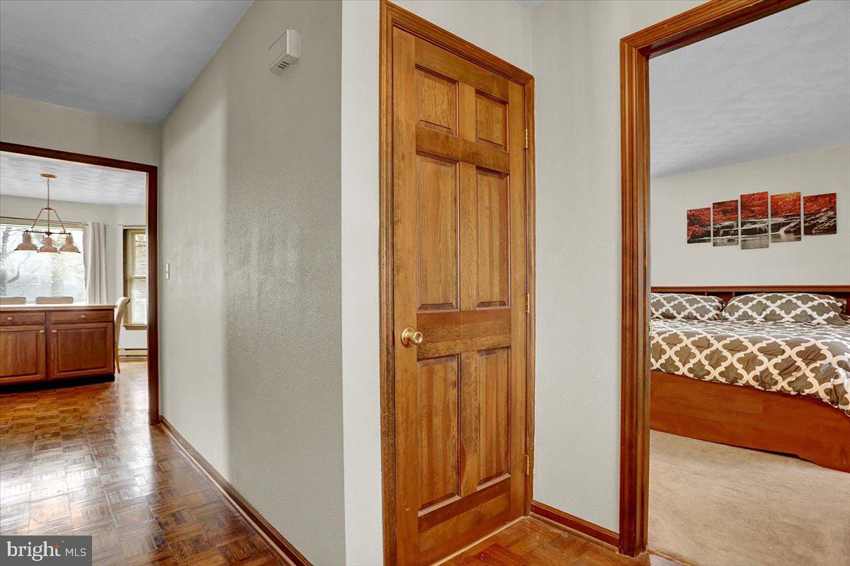 TWELVE OAKS - Residential
