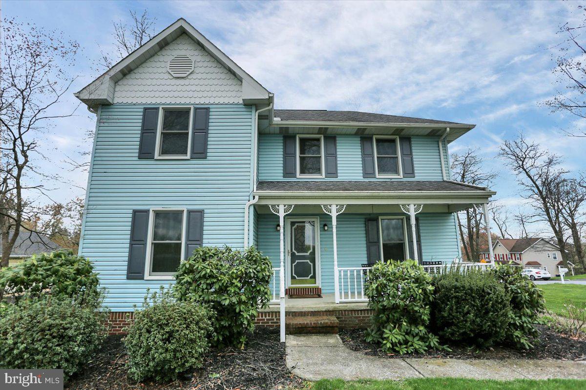 TWELVE OAKS - Residential