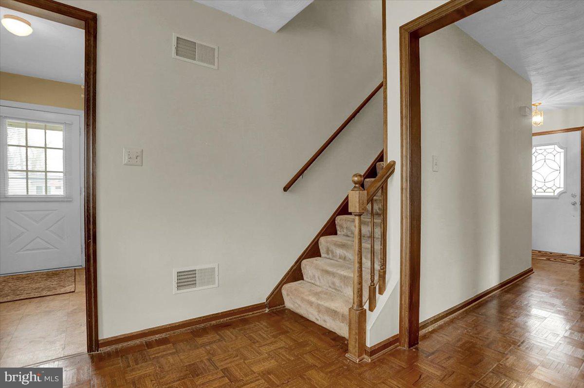 TWELVE OAKS - Residential