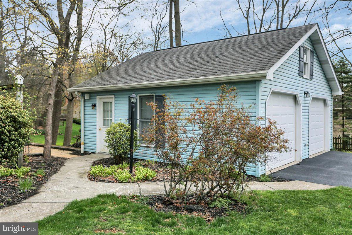 TWELVE OAKS - Residential