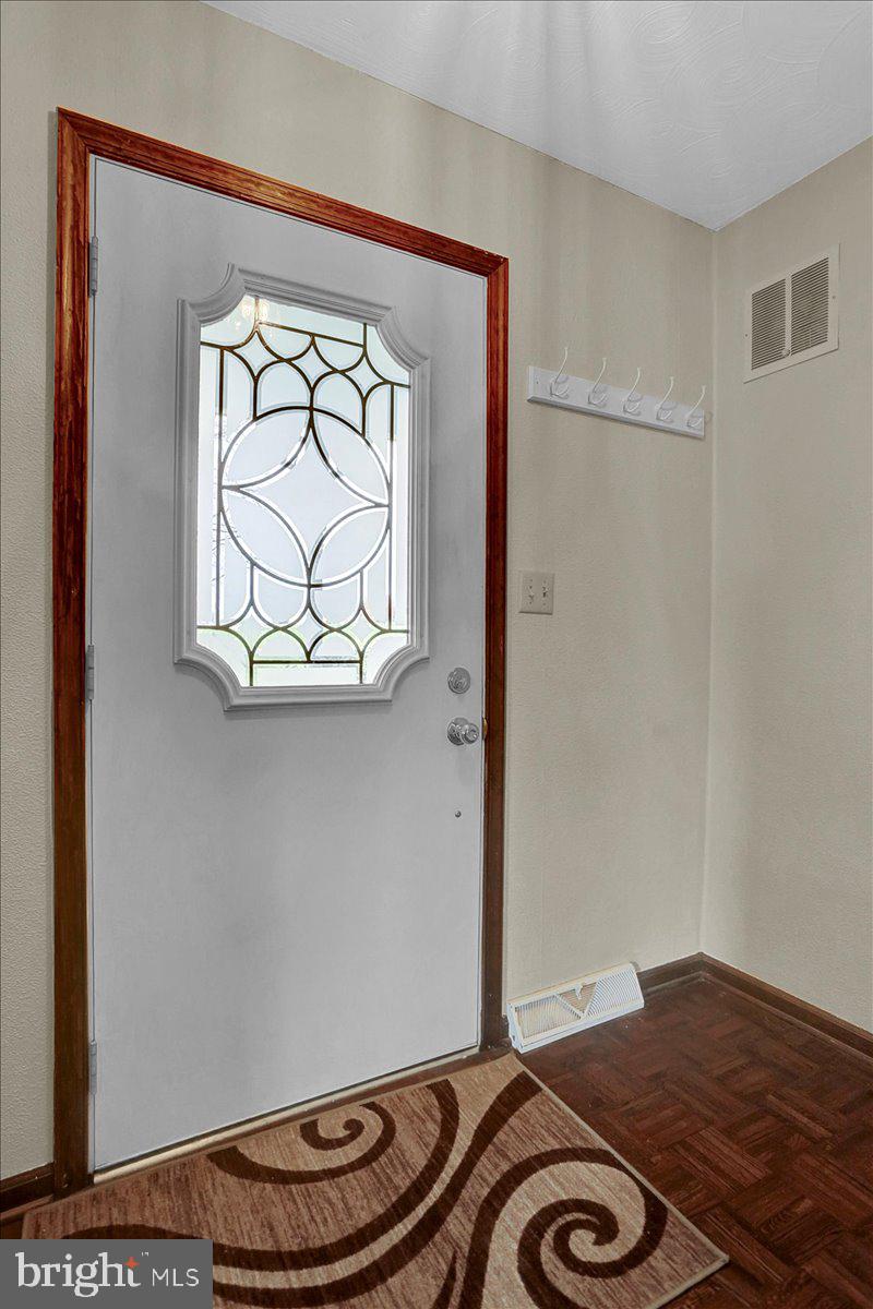 TWELVE OAKS - Residential