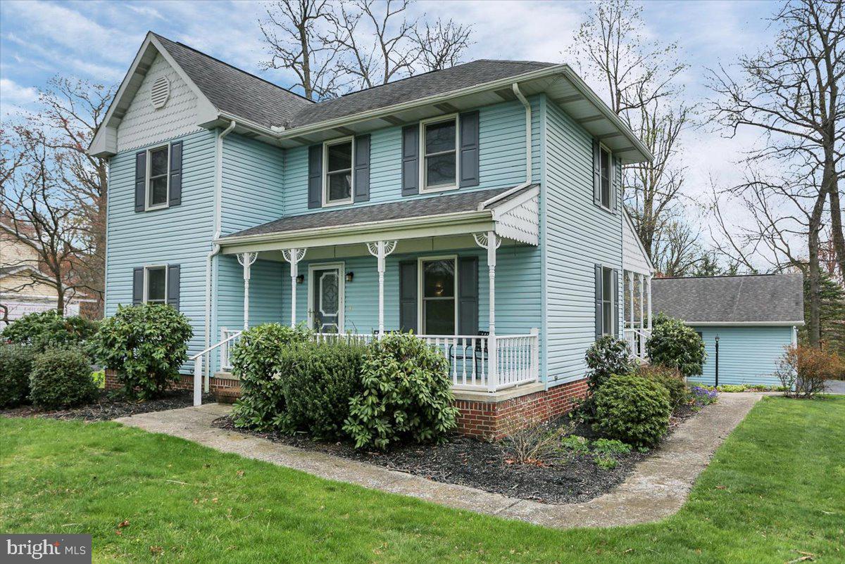TWELVE OAKS - Residential