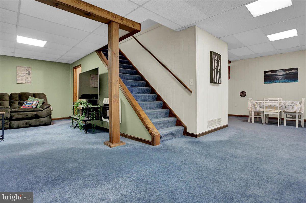 TWELVE OAKS - Residential