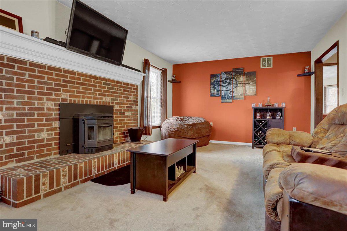 TWELVE OAKS - Residential