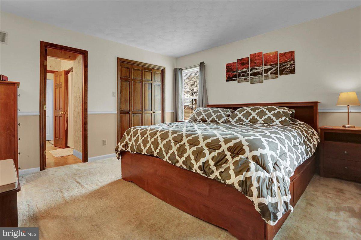 TWELVE OAKS - Residential