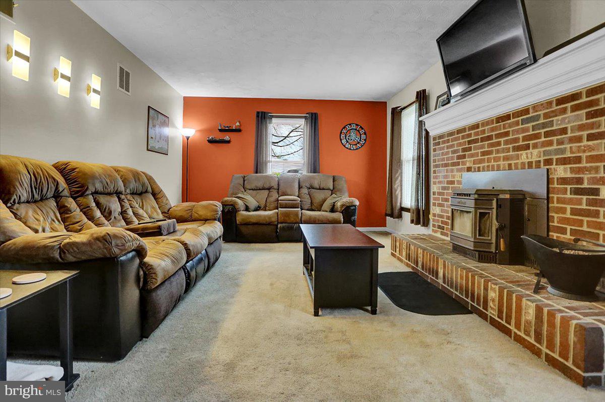 TWELVE OAKS - Residential