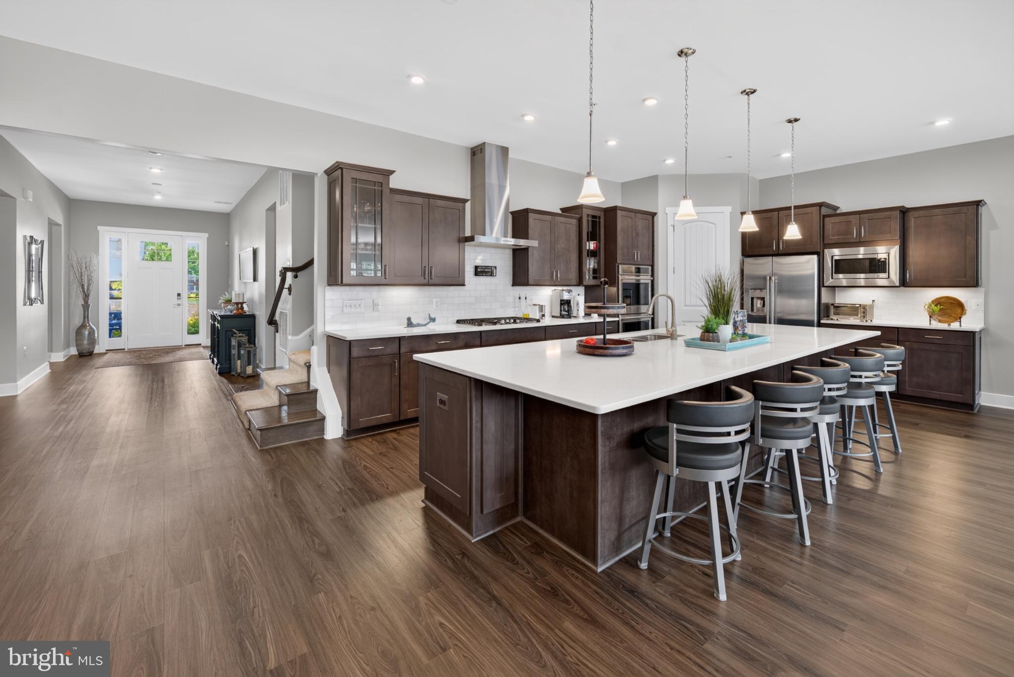 FOUR SEASONS AT KENT ISLAND - Residential