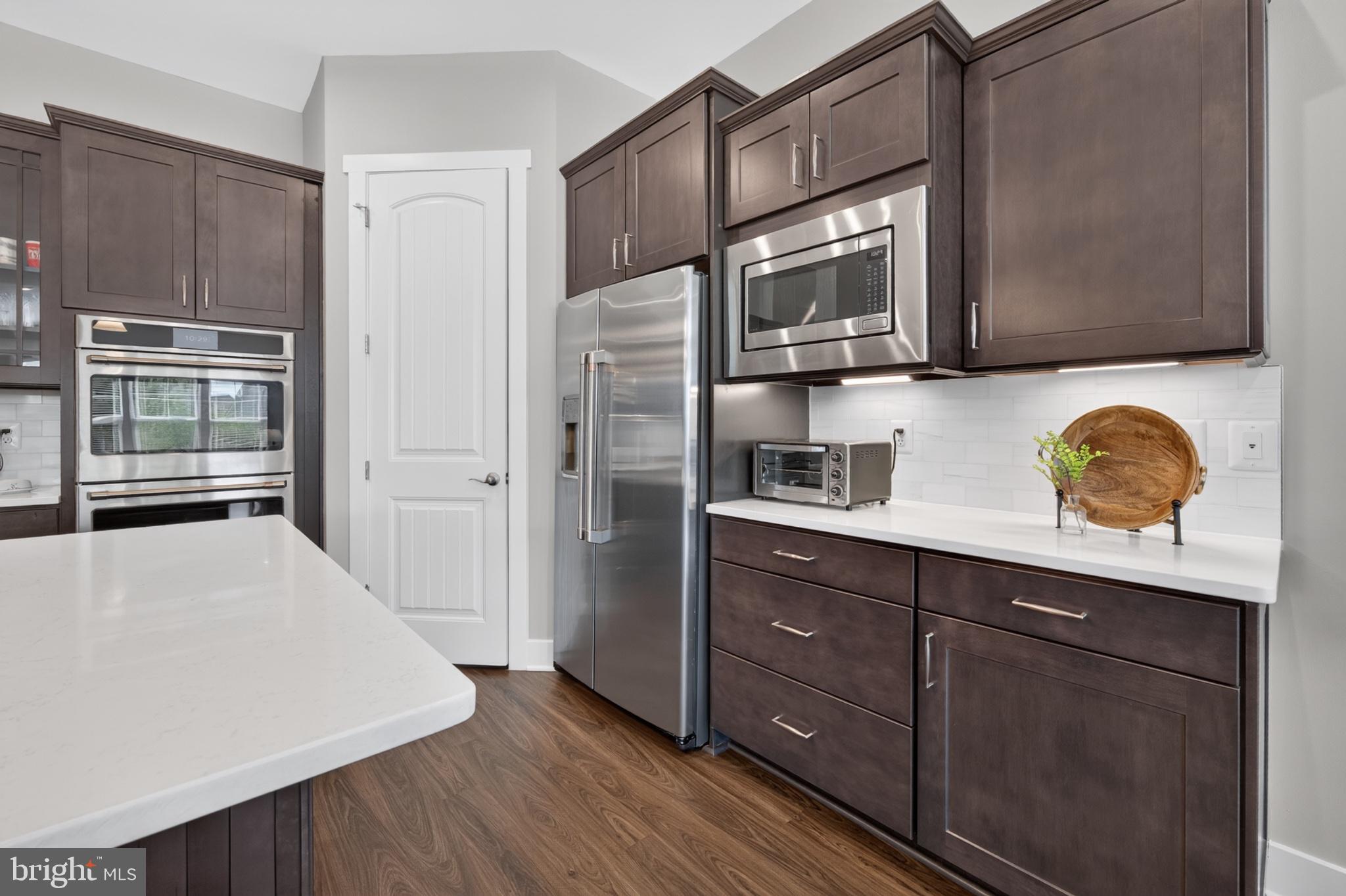 FOUR SEASONS AT KENT ISLAND - Residential