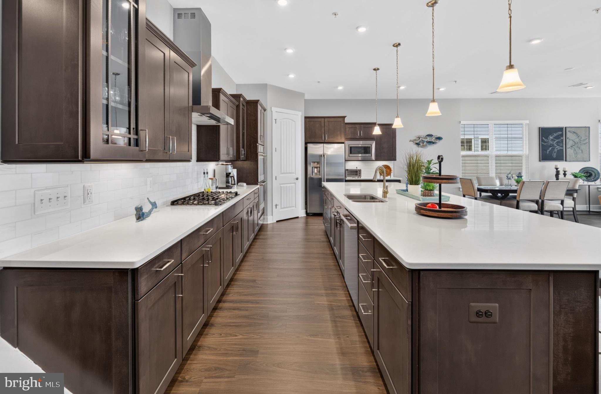 FOUR SEASONS AT KENT ISLAND - Residential