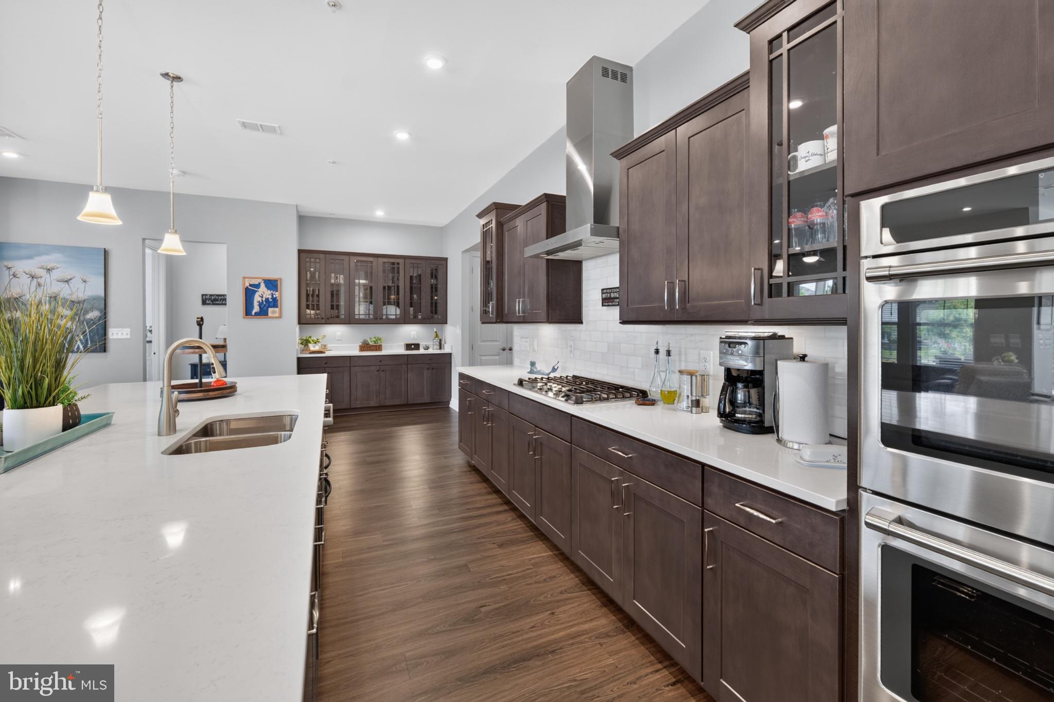 FOUR SEASONS AT KENT ISLAND - Residential