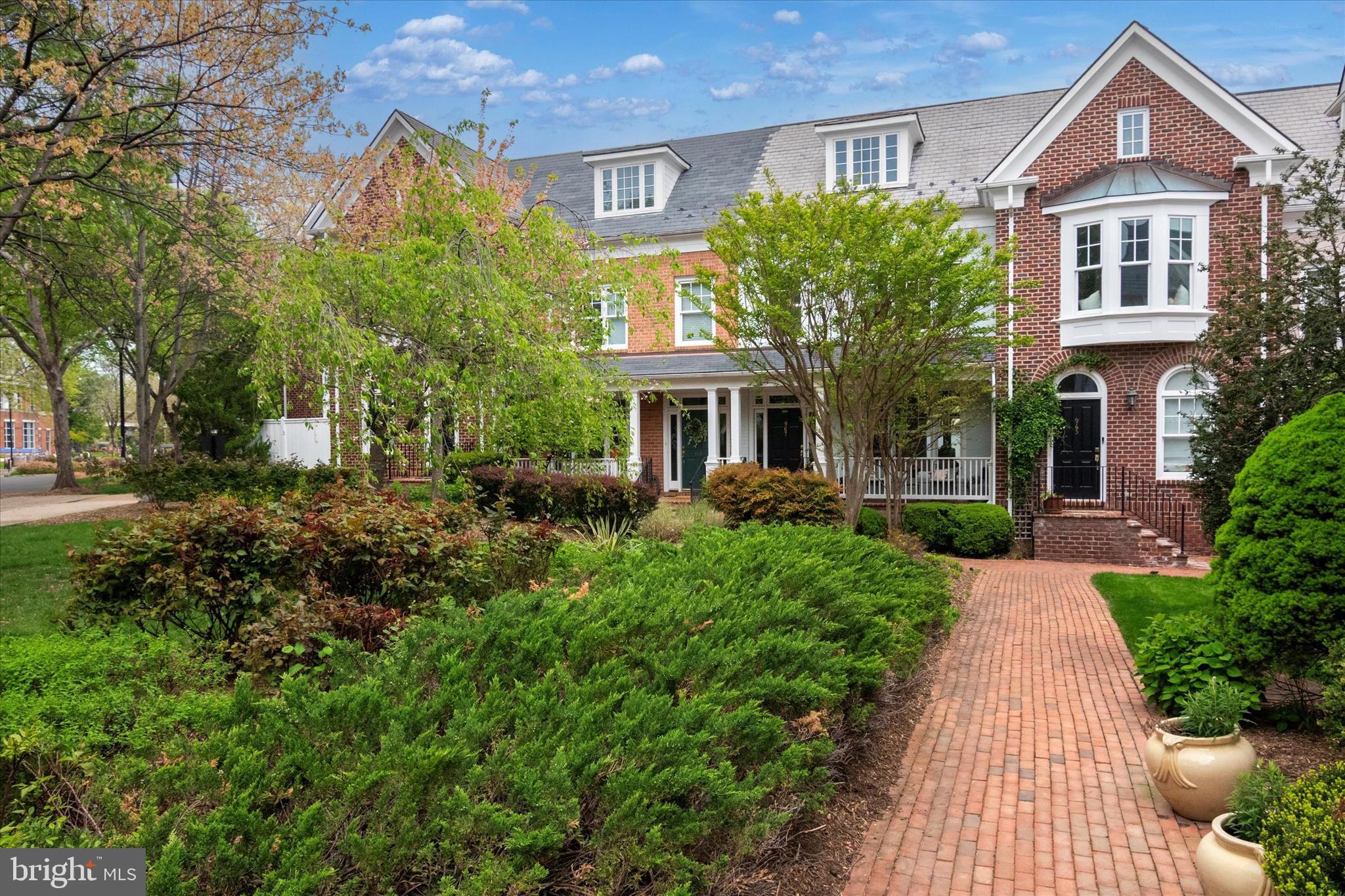 OLD TOWN GATEWAY - Residential