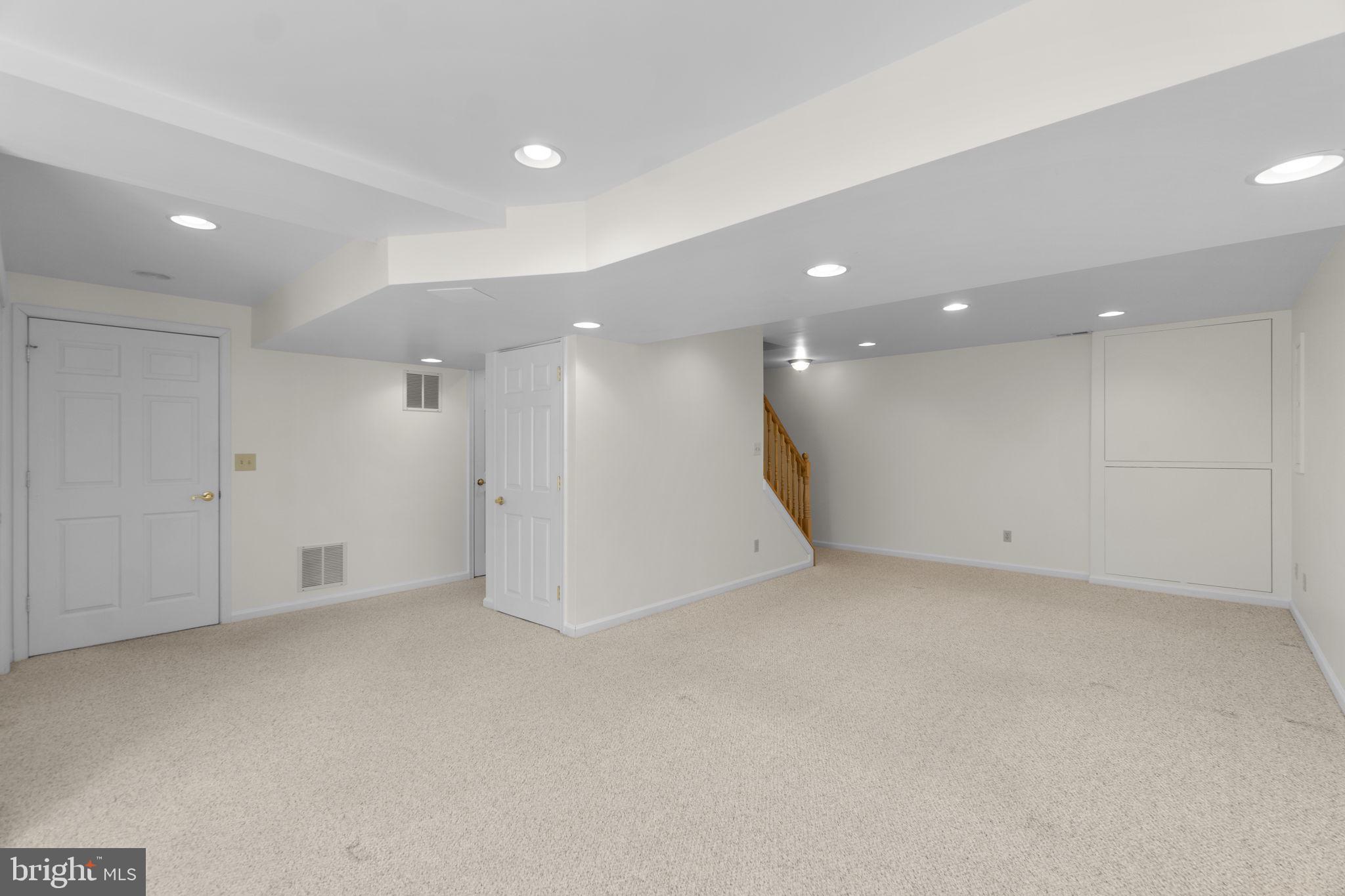 EAGLEVIEW ESTATES - Residential