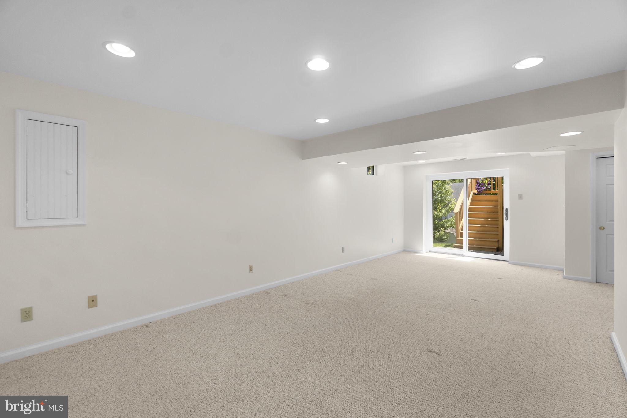 EAGLEVIEW ESTATES - Residential