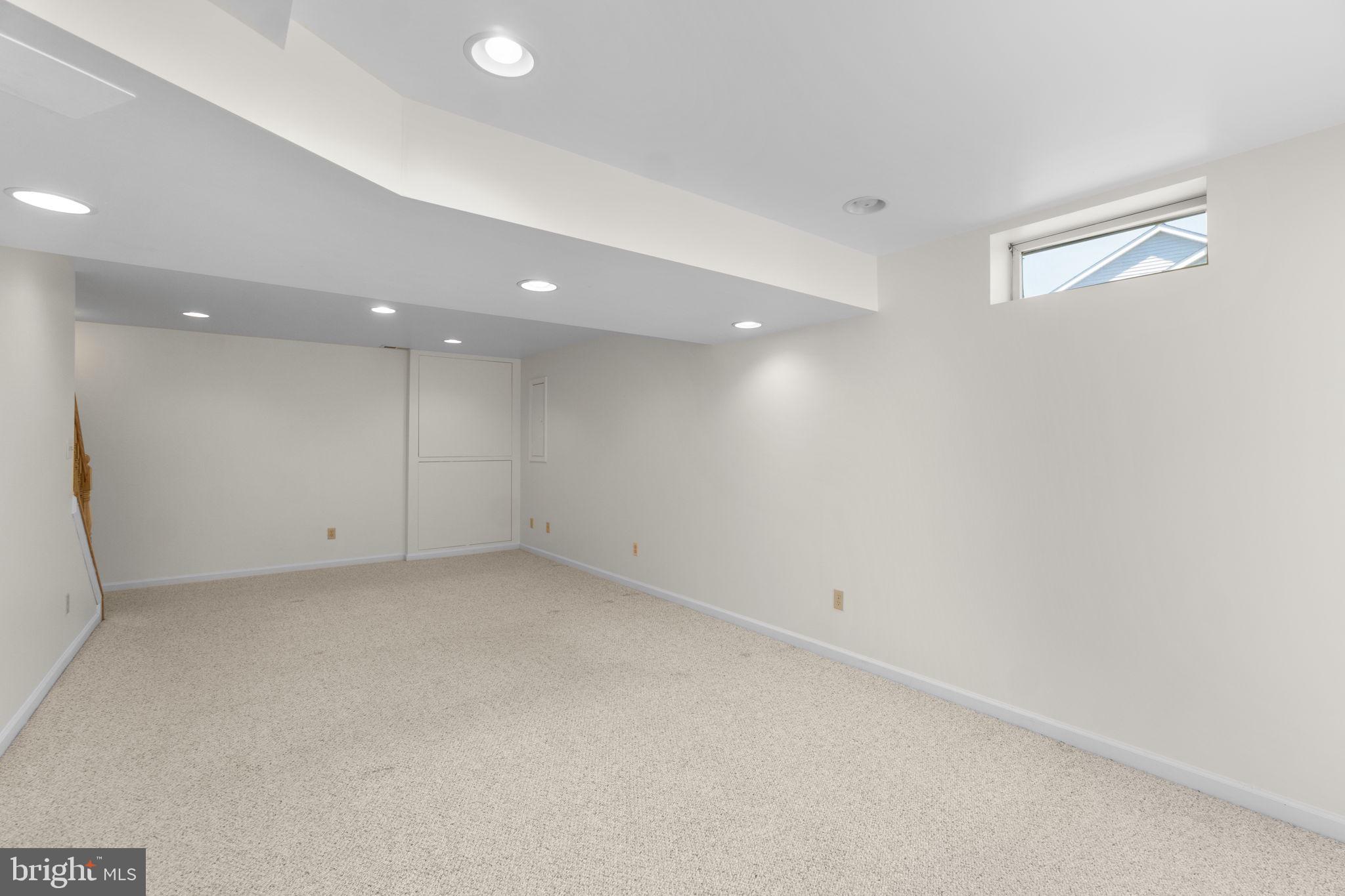 EAGLEVIEW ESTATES - Residential